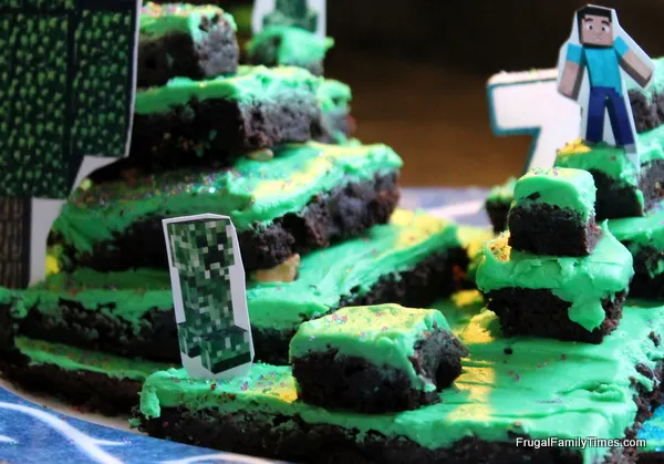 easy minecraft birthday cake grass blocks