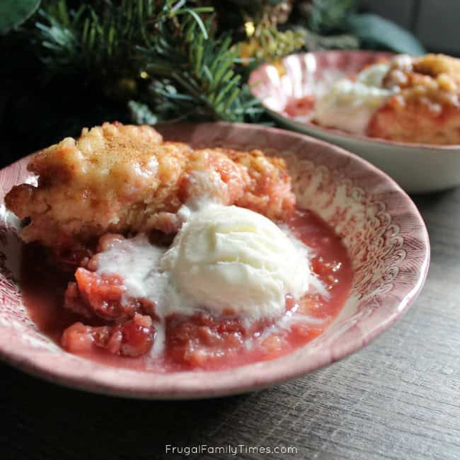 slow cooker cranberry apple cobbler