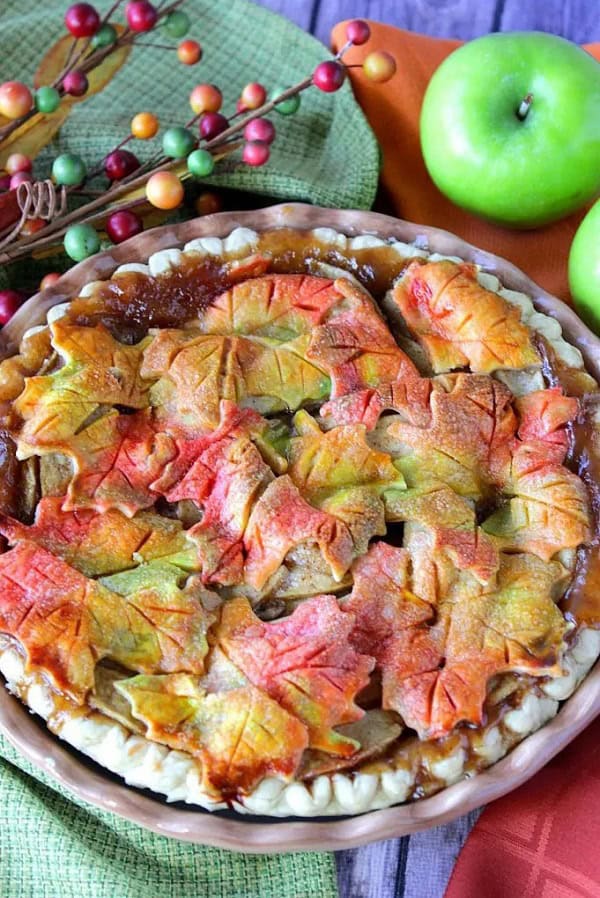 apple pie with leaves top crust