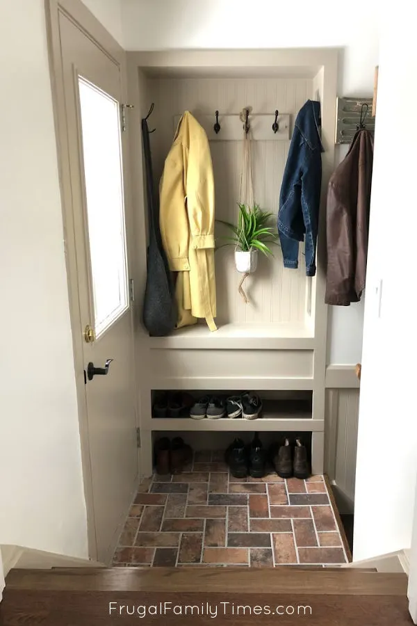 DIY mudroom built-in