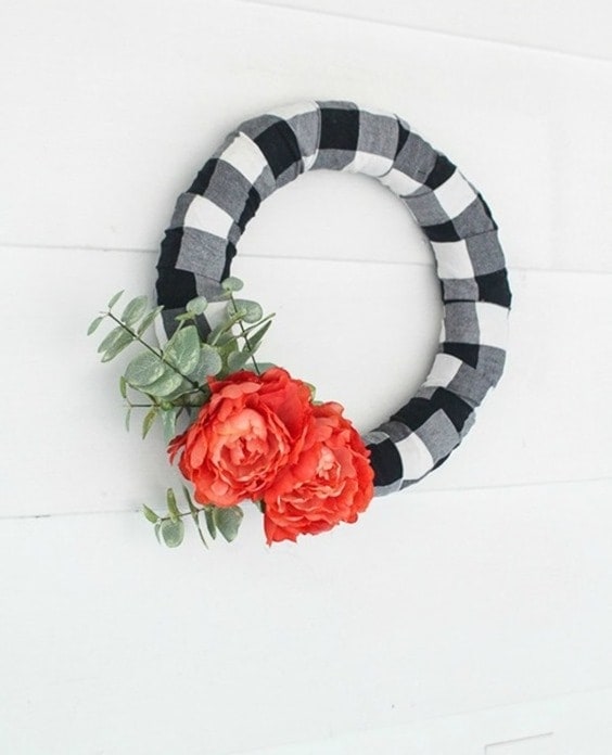 15. Gorgeous Buffalo Plaid Farmhouse Wreath 
