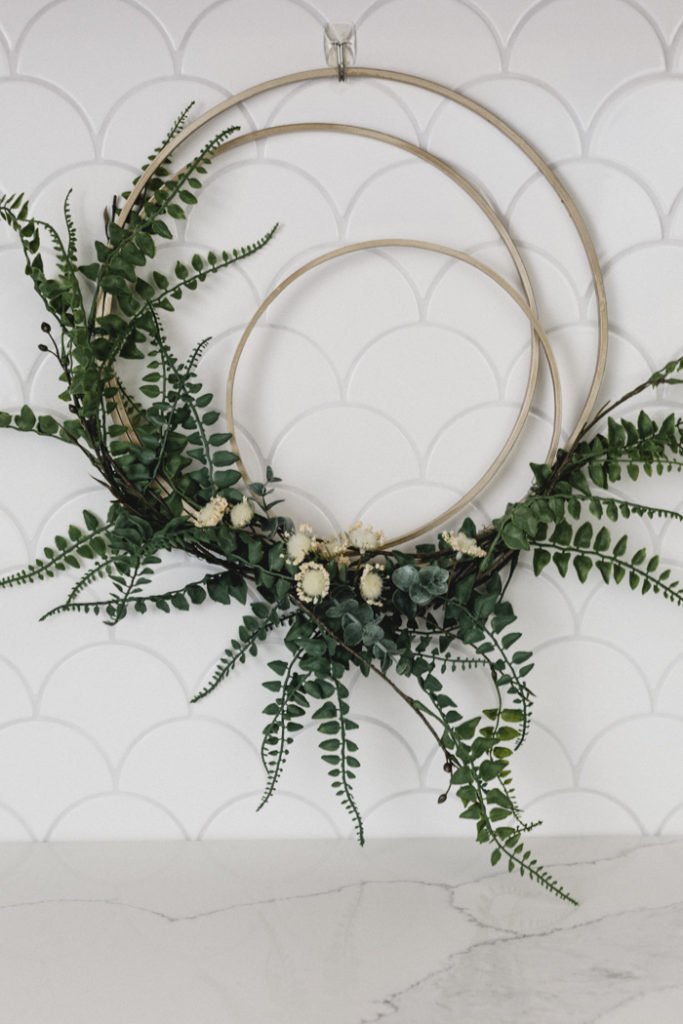 16. Gorgeous Greenery Modern Fall Wreath 
