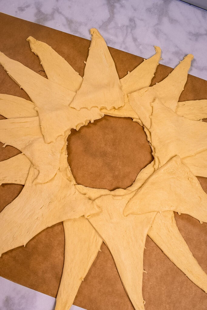 crescent roll taco ring pampered chef