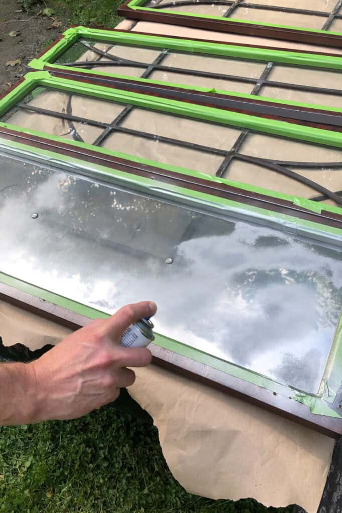 Can you spray paint glass?