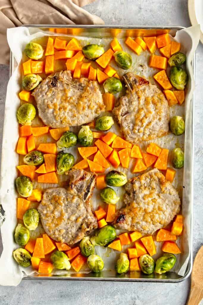 one pan pork chops and roasted vegetables