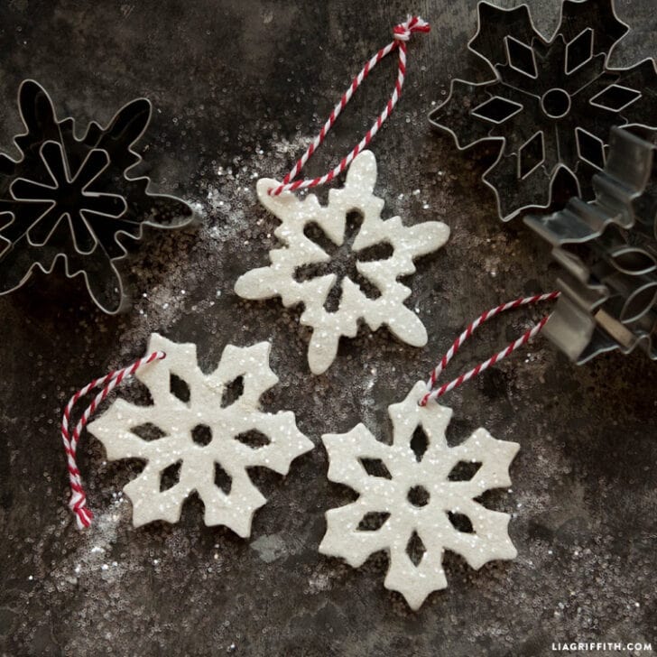 20+ Easy DIY Glitter Ornaments For The Most Beautiful Christmas Tree ...