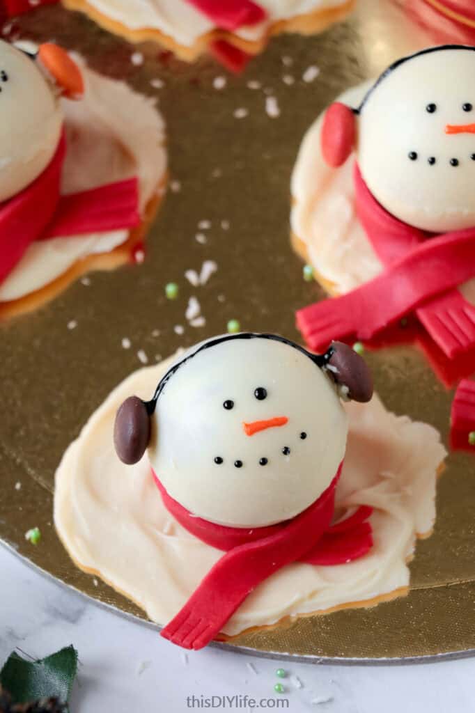snowman hot cocoa bombs