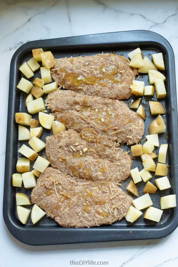 baked garlic parmesan potatoes with chicken