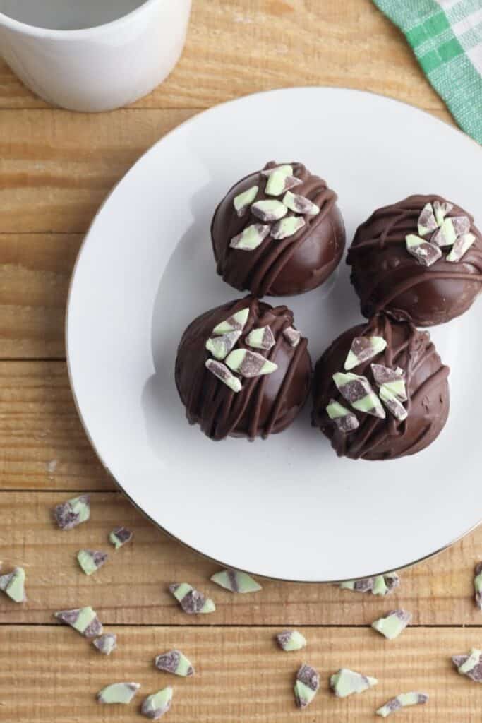 Mint Chocolate Hot Cocoa Bombs 
