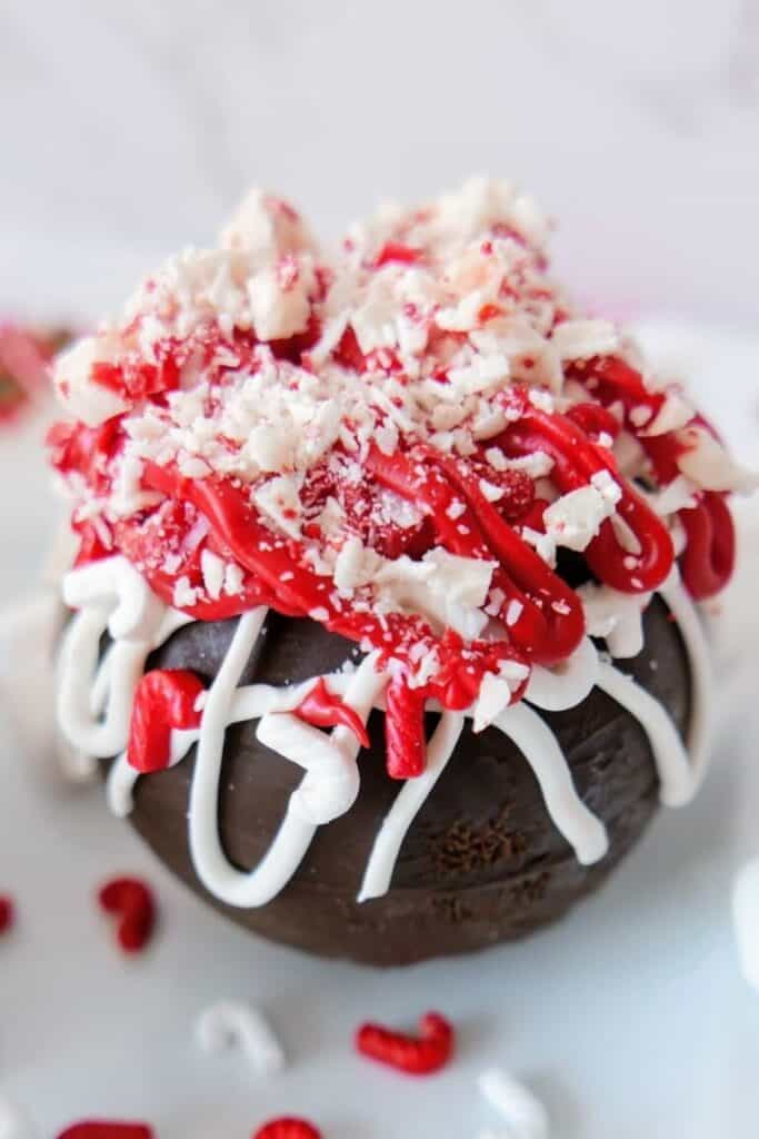 Christmas Peppermint Hot Chocolate Bombs Recipe