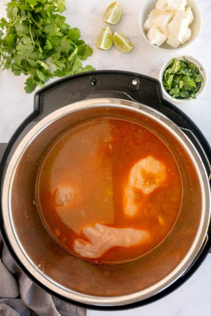 how to make cream cheese chicken chili instant pot