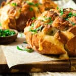 Cheesy pull apart garlic bread-10